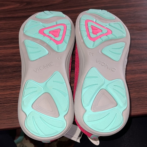 NWOB Vionic 9W hot pink slip on leisure shoe - Picture 4 of 7